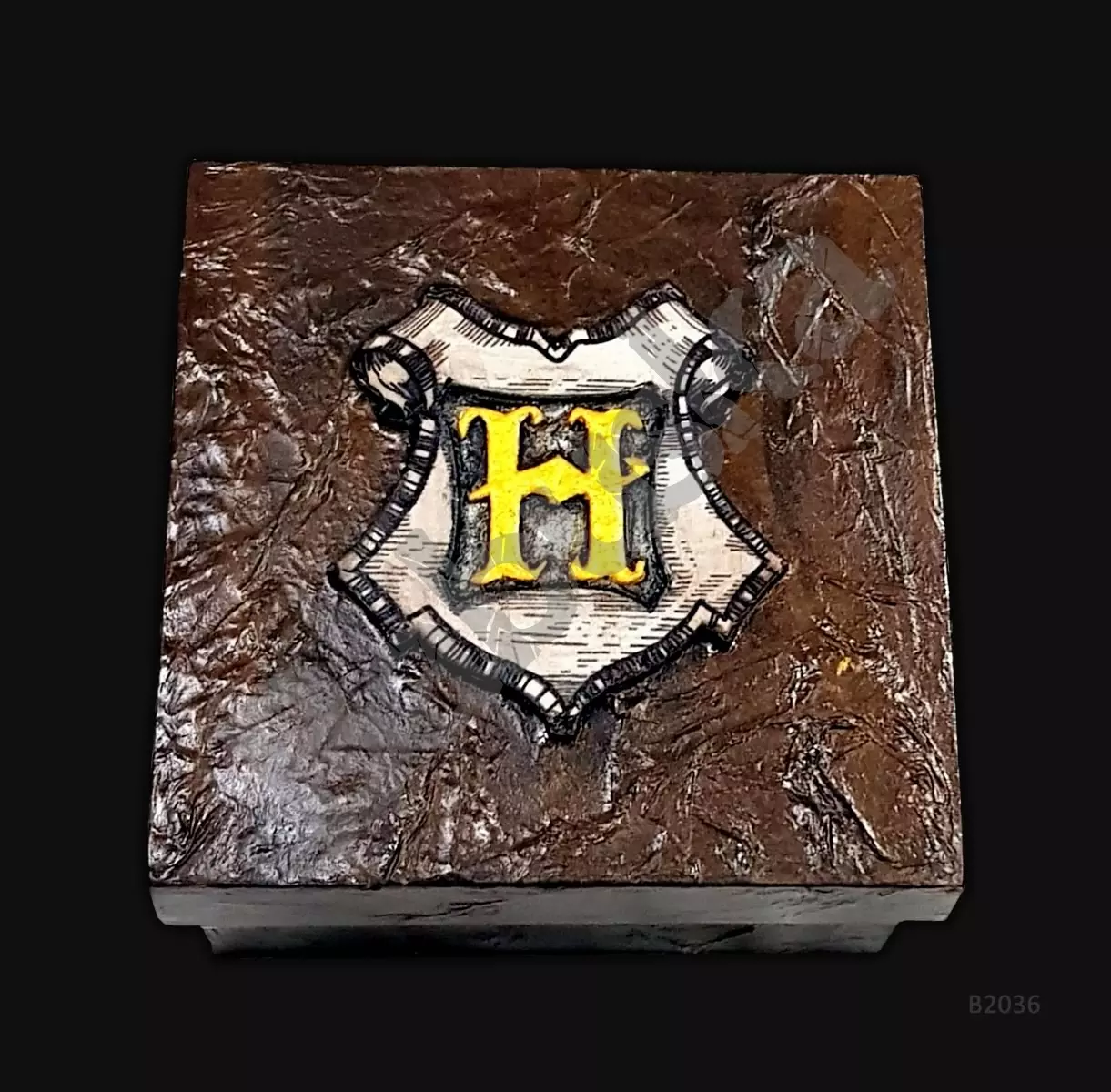 Caja cuadrada Hogwarts dorado